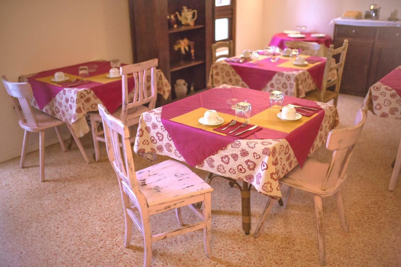 Joy Living Hotel Sandra Ngoại thất bức ảnh